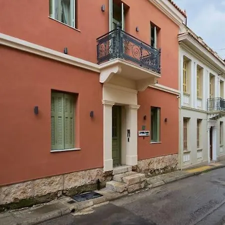 διαμέρισμα σε διατηρητέο κτίριο *